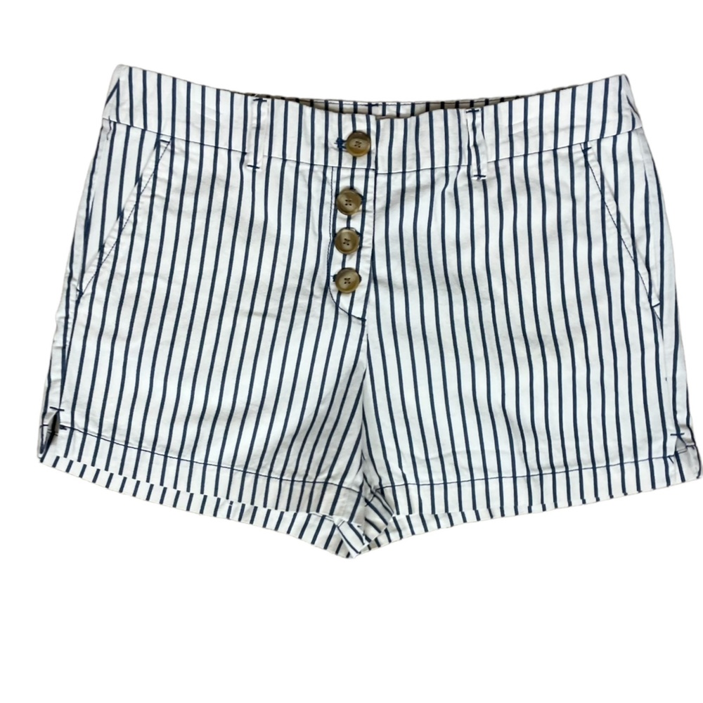EUC Ann Taylor LOFT Pinstripes Button Fly 4”Shorts (E1)